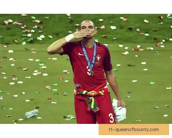 41岁佩佩告别绿茵结束传奇生涯铁血中卫二十年荣耀与争议同落幕